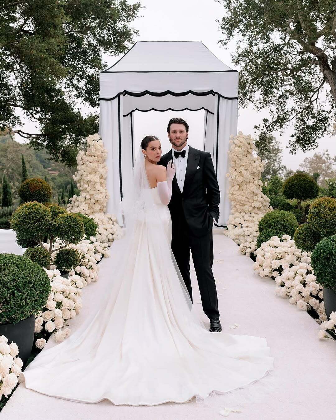 Hailee Steinfeld & Josh Allen